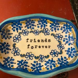 Adorable jewelry holder